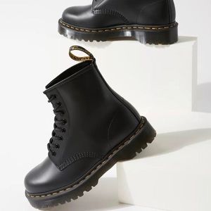 Dr martens 1460 smooth leather platform boot